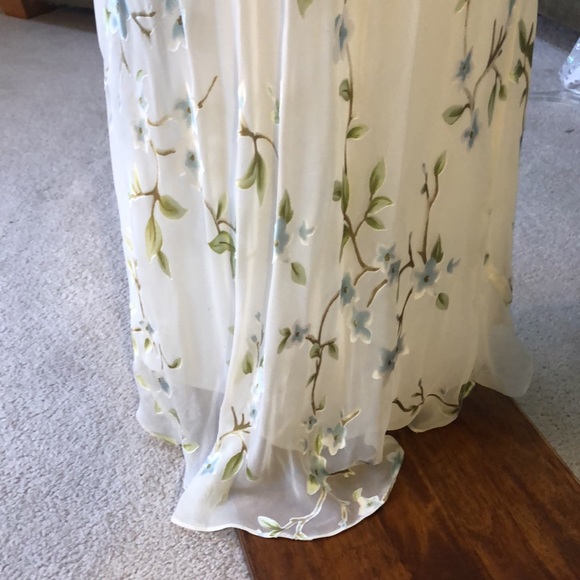Light summer time dress in perfect condition - Picture 7 of 7